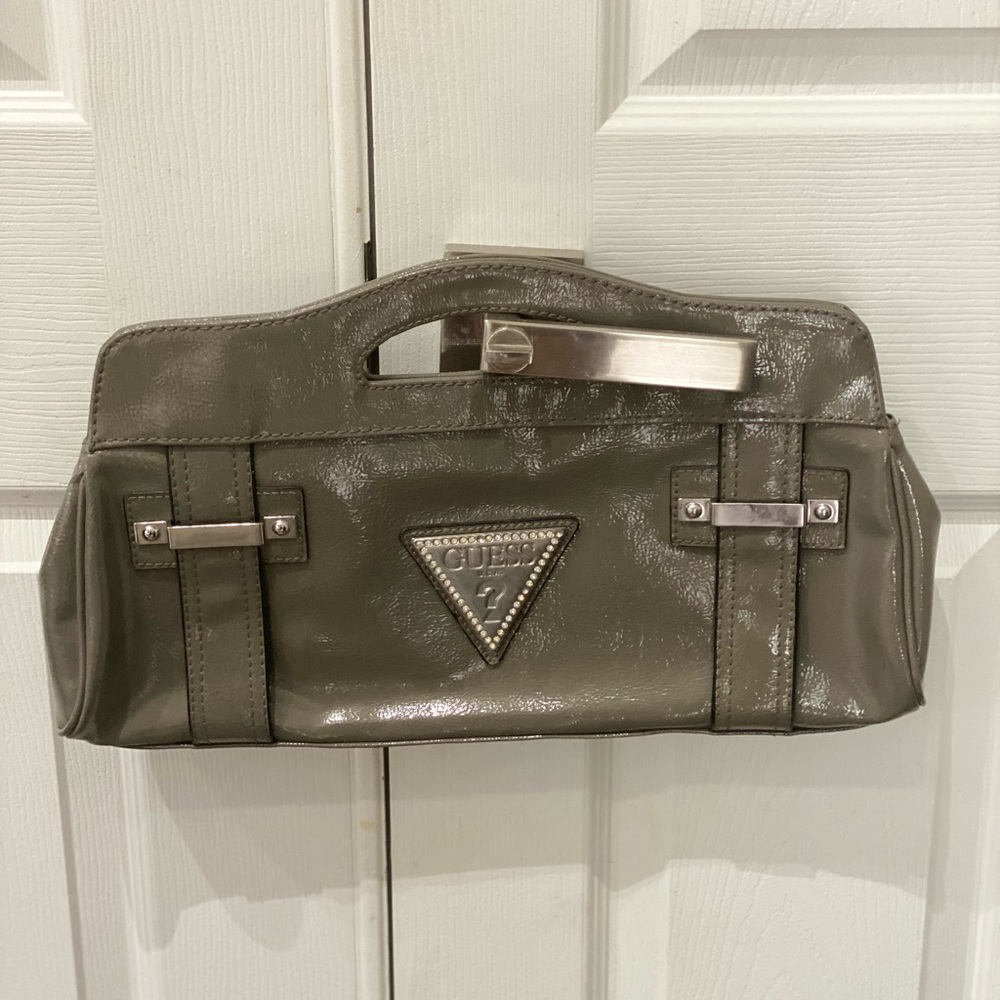 GUESS Clutch